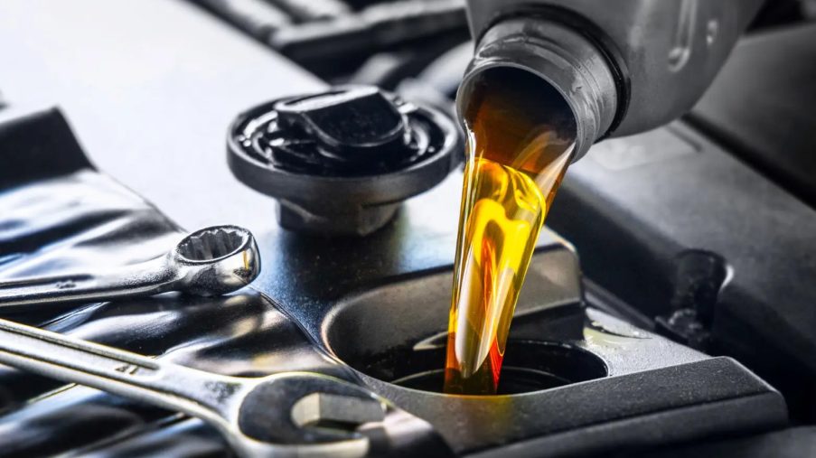 راهنمای جامع تعویض روغن موتور خودرو در شاهین شهر
